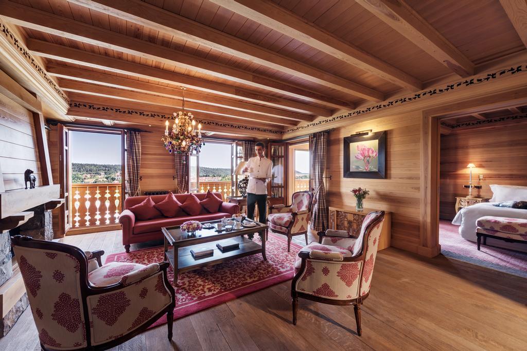 Michlifen Resort & Golf Ifrane  Exterior foto A suite at the Mandarin Oriental, Geneva